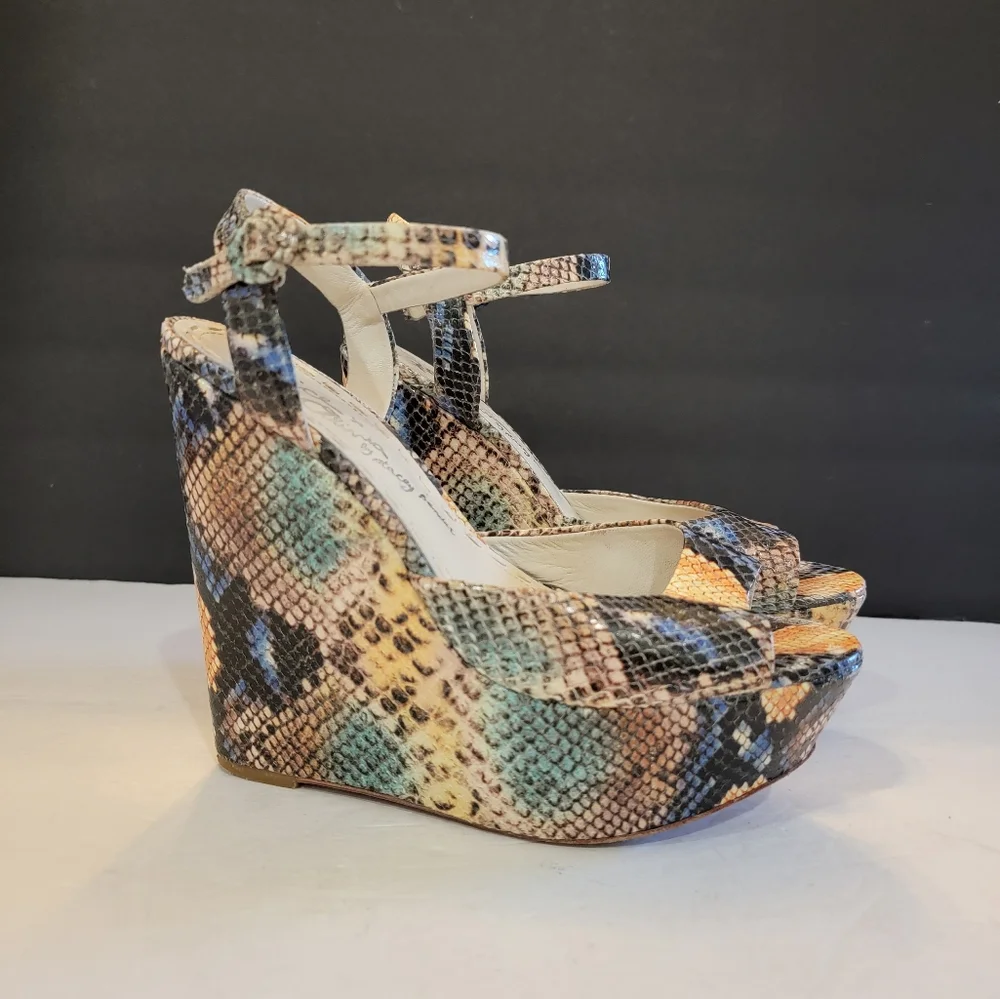 Alice and Olivia heel wedge snakeskin colorful Size 39.5 - Picture 3 of 8
